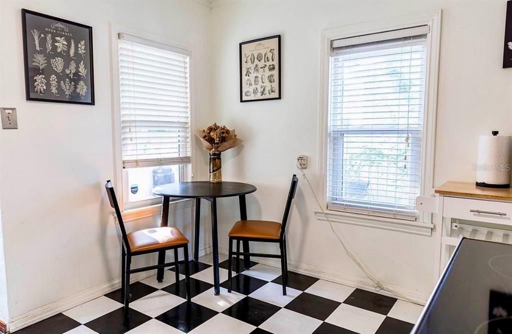 En Venta: $345,000 (2 camas, 1 baños, 1125 Pies cuadrados)