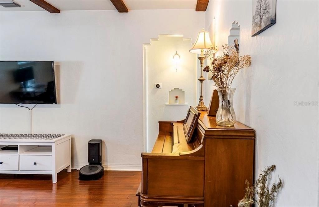 En Venta: $345,000 (2 camas, 1 baños, 1125 Pies cuadrados)