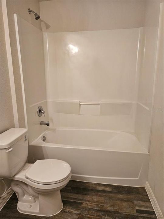 В аренду: $1,900 (4 спален, 2 ванн, 1657 Квадратных фут)