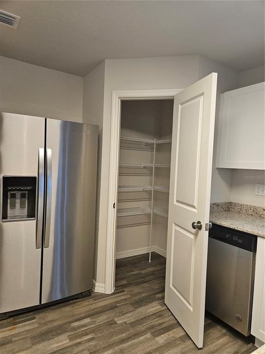 В аренду: $1,900 (4 спален, 2 ванн, 1657 Квадратных фут)