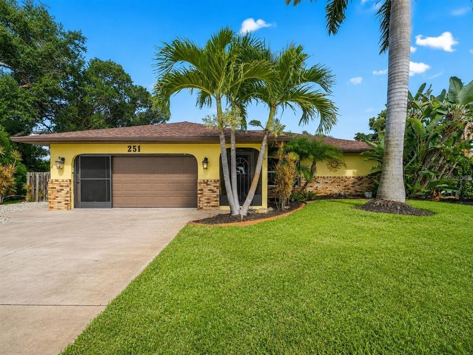 For Sale: $430,000 (3 beds, 2 baths, 1328 Square Feet)