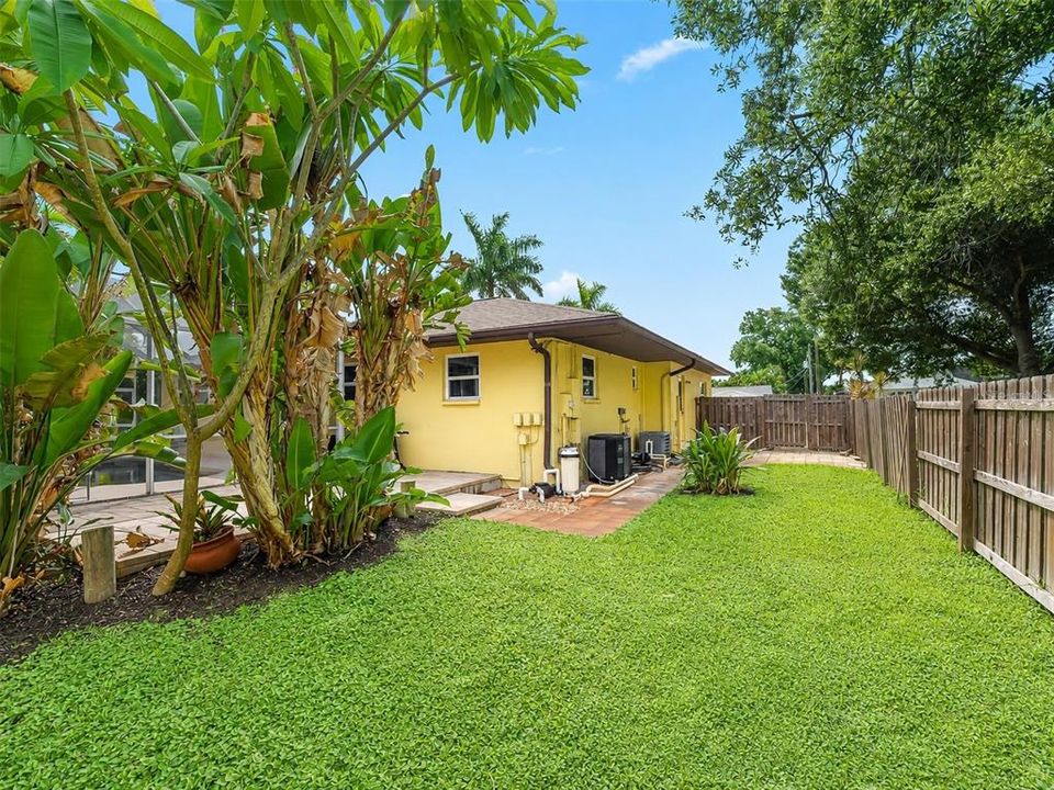 For Sale: $430,000 (3 beds, 2 baths, 1328 Square Feet)