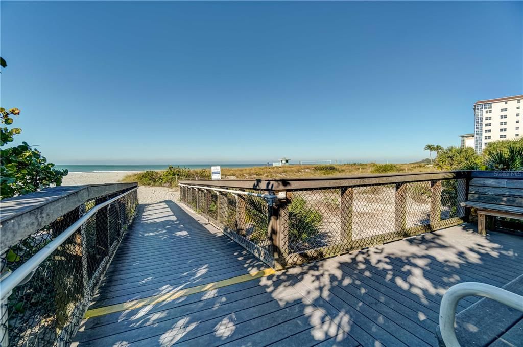 For Sale: $430,000 (3 beds, 2 baths, 1328 Square Feet)
