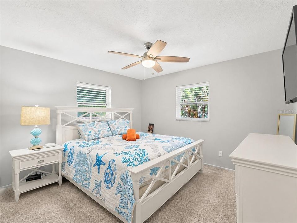 For Sale: $430,000 (3 beds, 2 baths, 1328 Square Feet)