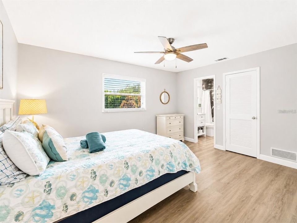 For Sale: $430,000 (3 beds, 2 baths, 1328 Square Feet)