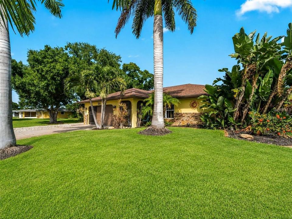 For Sale: $430,000 (3 beds, 2 baths, 1328 Square Feet)