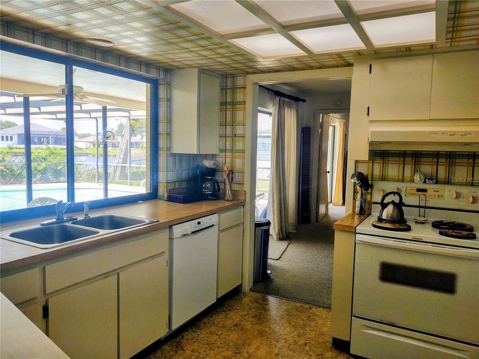 На продажу: $649,000 (3 спален, 2 ванн, 1830 Квадратных фут)