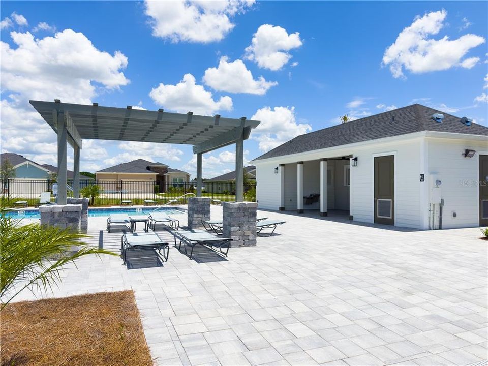 En Venta: $429,927 (4 camas, 3 baños, 2692 Pies cuadrados)