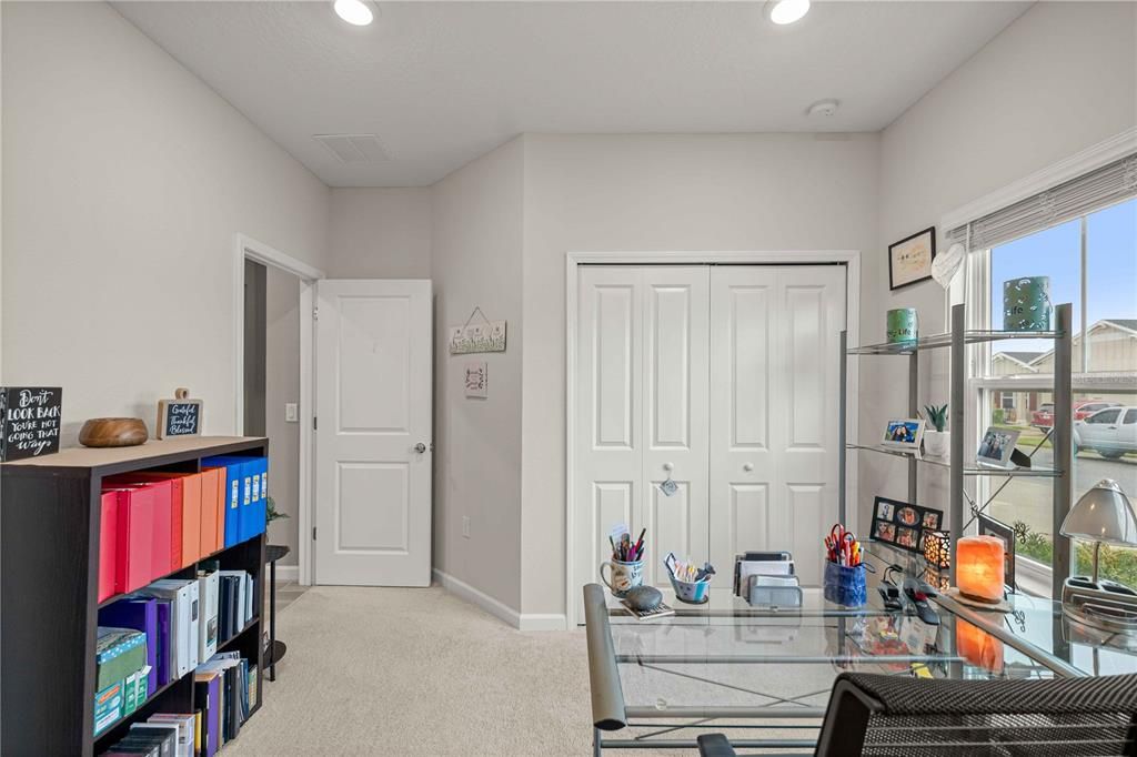 En Venta: $429,927 (4 camas, 3 baños, 2692 Pies cuadrados)