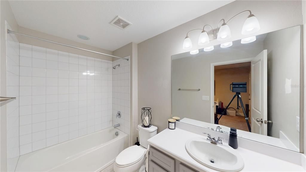 En Venta: $389,000 (3 camas, 2 baños, 1716 Pies cuadrados)