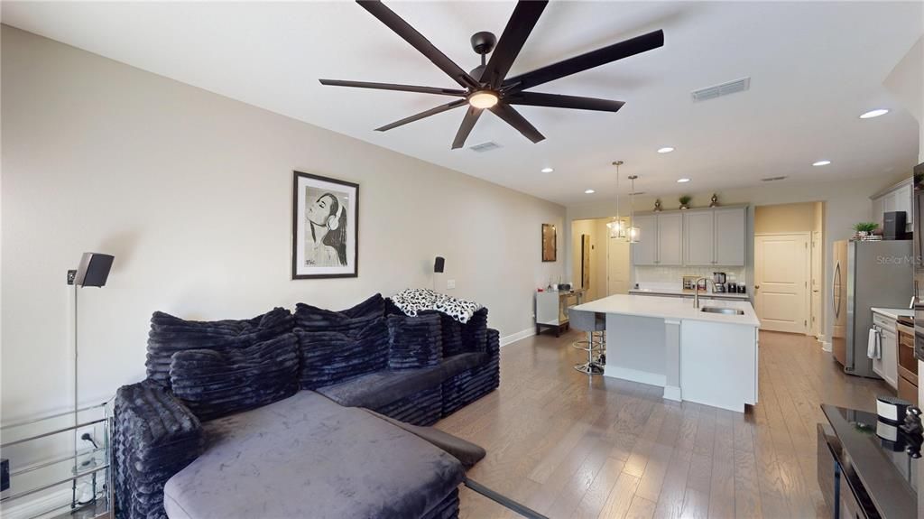 En Venta: $389,000 (3 camas, 2 baños, 1716 Pies cuadrados)