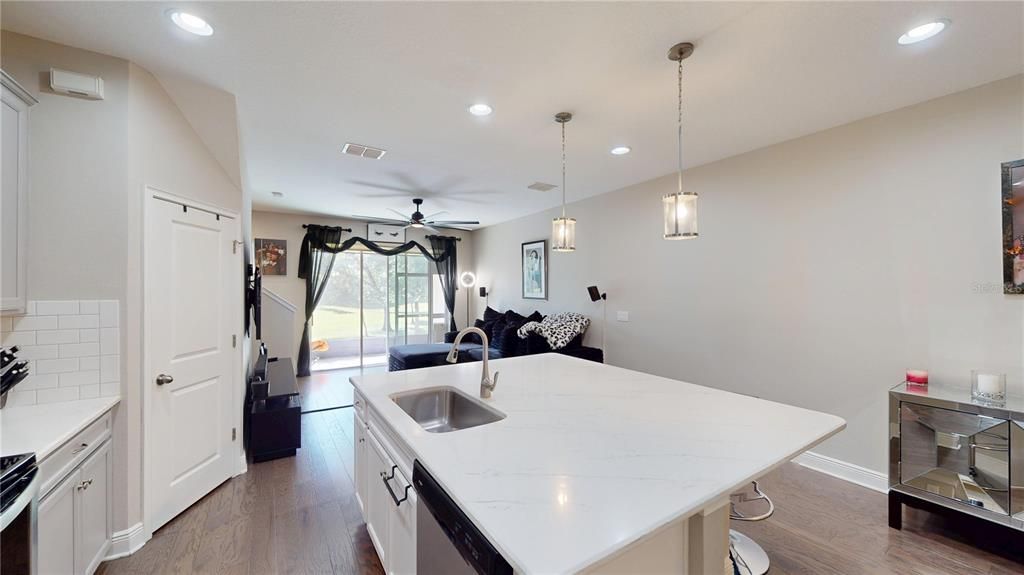 En Venta: $389,000 (3 camas, 2 baños, 1716 Pies cuadrados)