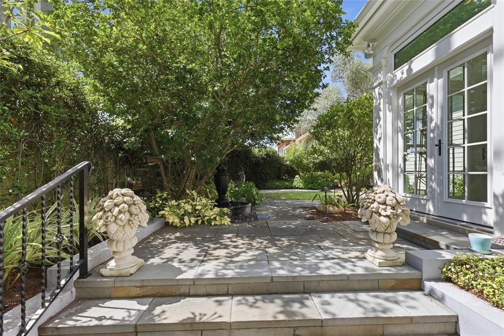 For Sale: $2,595,000 (3 beds, 2 baths, 4234 Square Feet)
