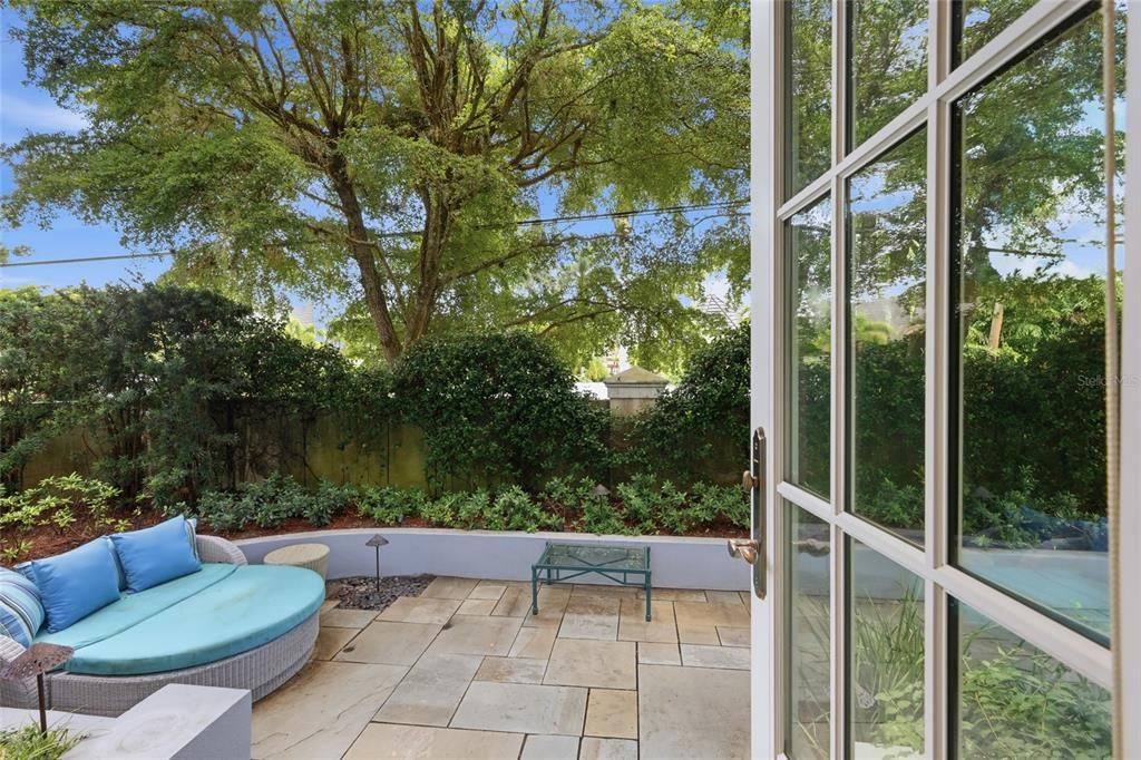 For Sale: $2,595,000 (3 beds, 2 baths, 4234 Square Feet)