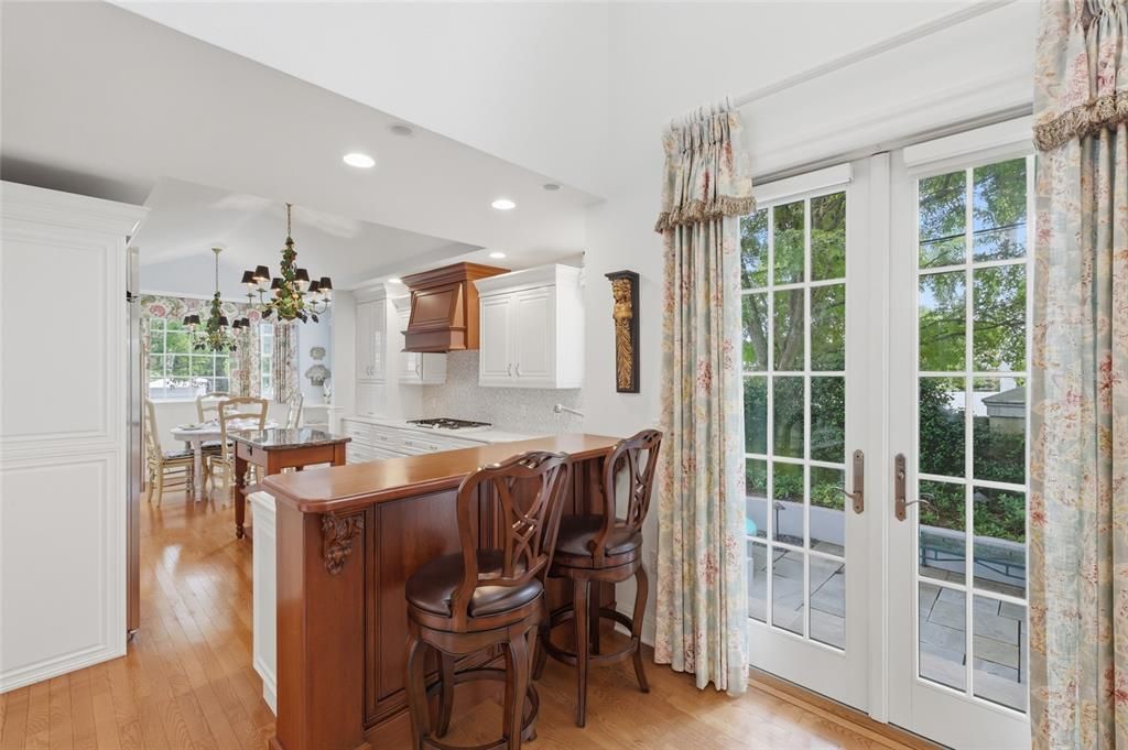 For Sale: $2,595,000 (3 beds, 2 baths, 4234 Square Feet)