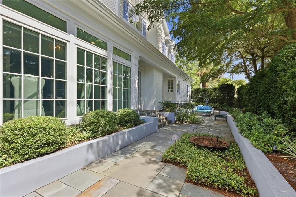 For Sale: $2,595,000 (3 beds, 2 baths, 4234 Square Feet)