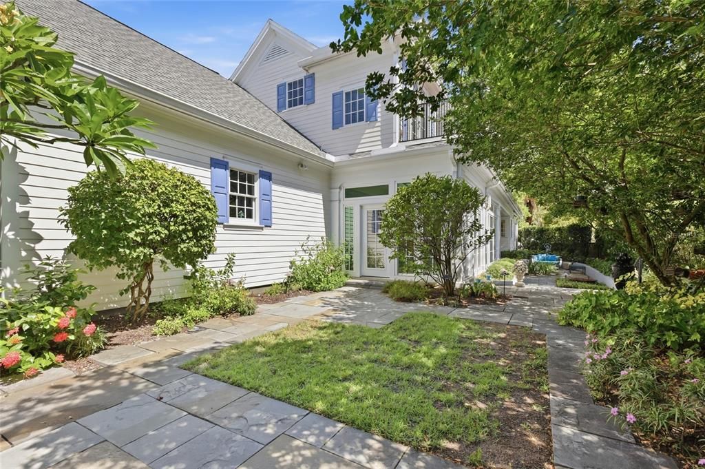 For Sale: $2,595,000 (3 beds, 2 baths, 4234 Square Feet)