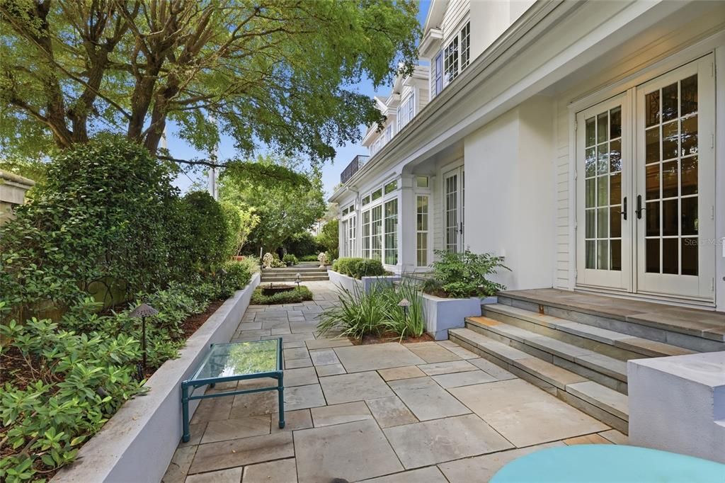 For Sale: $2,595,000 (3 beds, 2 baths, 4234 Square Feet)
