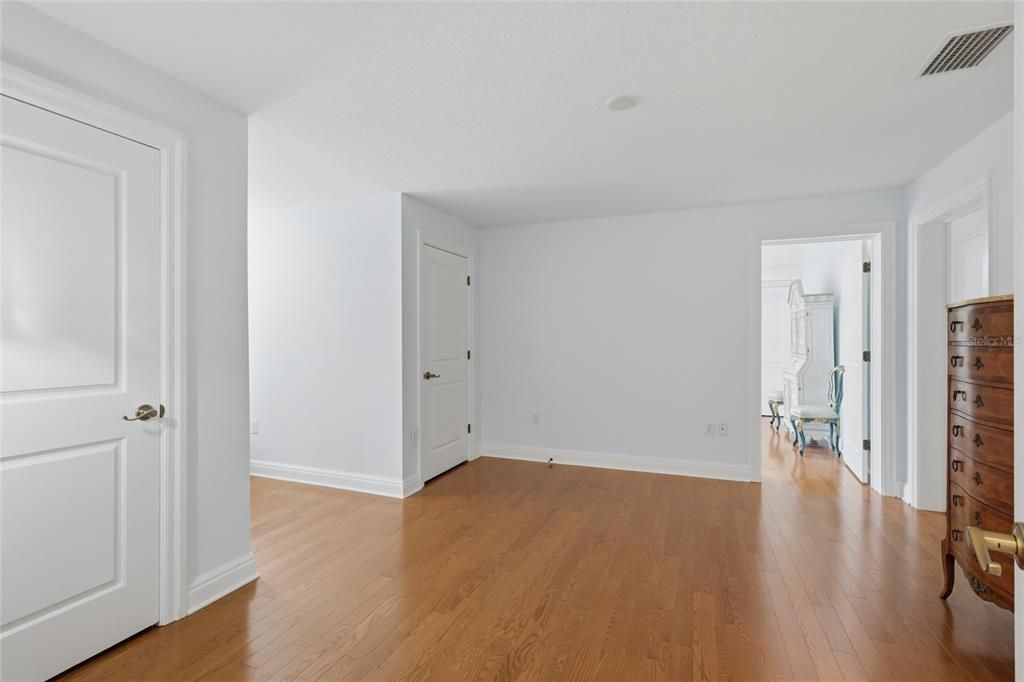 For Sale: $2,595,000 (3 beds, 2 baths, 4234 Square Feet)