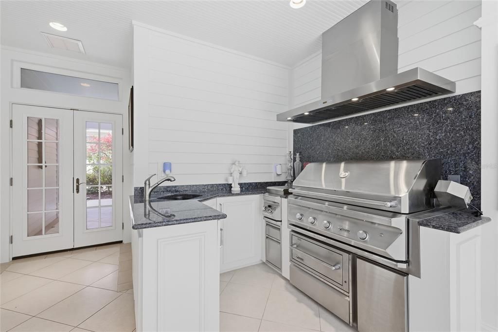 For Sale: $2,595,000 (3 beds, 2 baths, 4234 Square Feet)