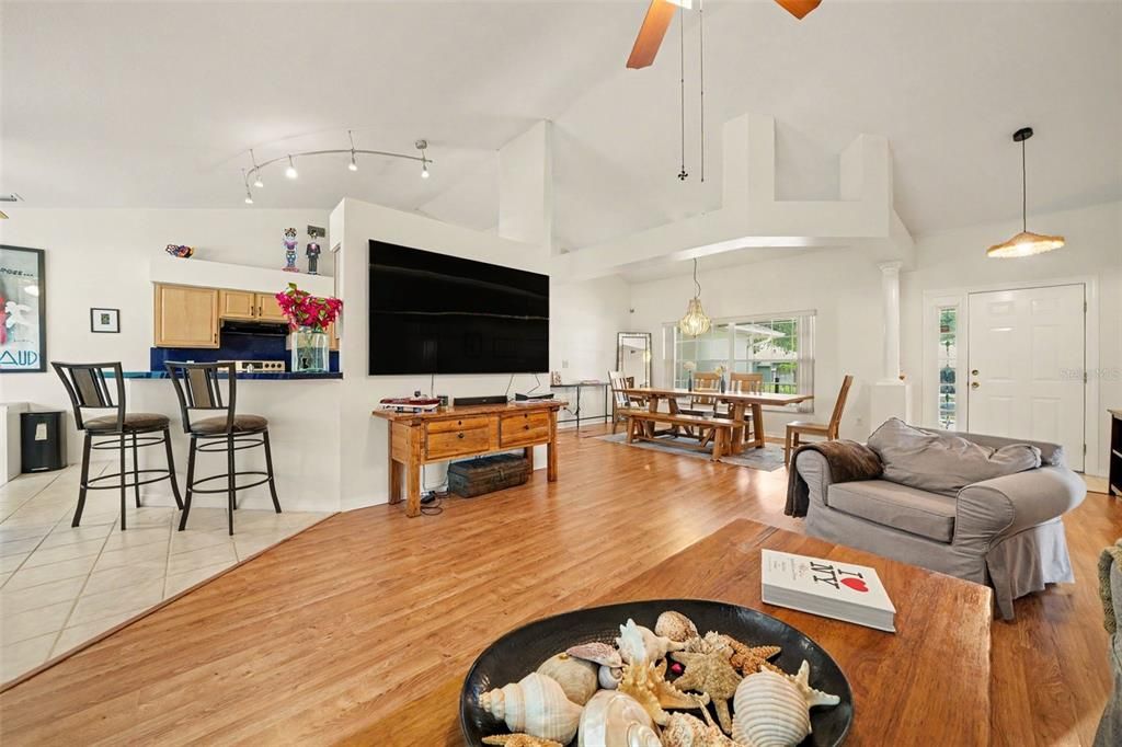 En Venta: $455,000 (3 camas, 2 baños, 1706 Pies cuadrados)