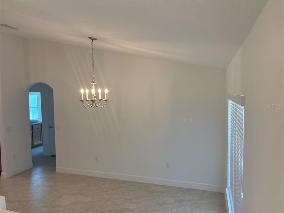 En Venta: $539,000 (4 camas, 2 baños, 2209 Pies cuadrados)