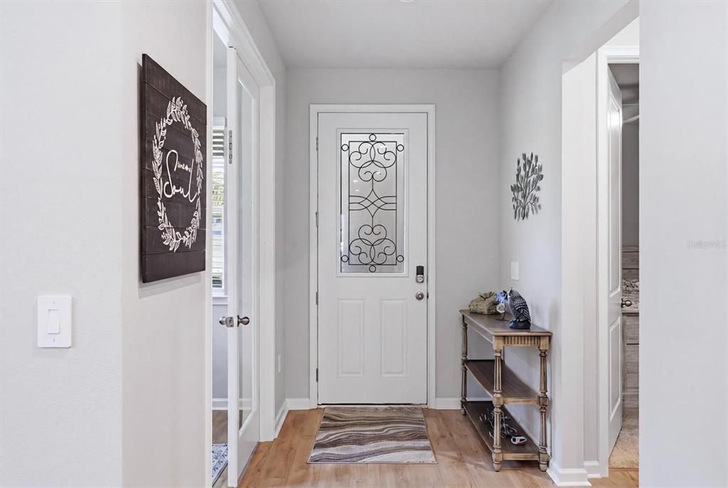 For Sale: $330,000 (2 beds, 2 baths, 1432 Square Feet)