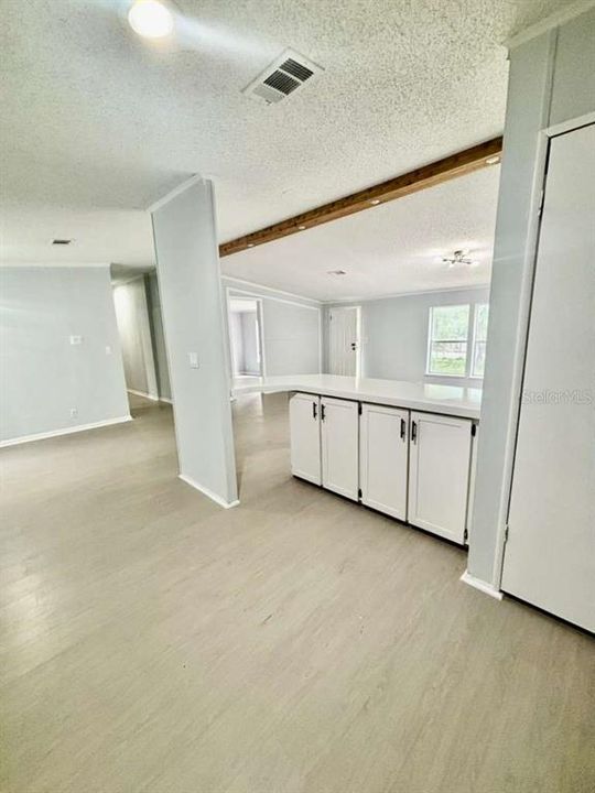 En Venta: $285,000 (4 camas, 2 baños, 1620 Pies cuadrados)