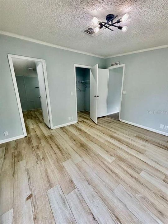En Venta: $285,000 (4 camas, 2 baños, 1620 Pies cuadrados)