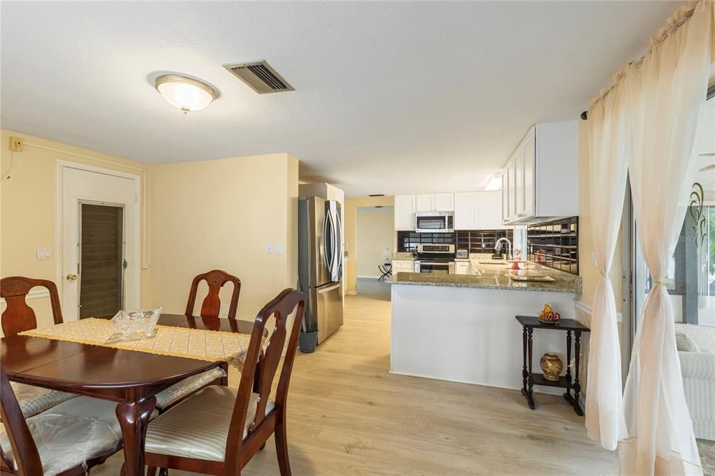 В аренду: $1,950 (2 спален, 2 ванн, 1334 Квадратных фут)
