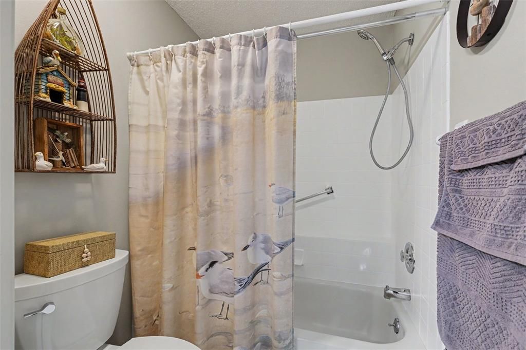 На продажу: $229,900 (2 спален, 2 ванн, 1621 Квадратных фут)