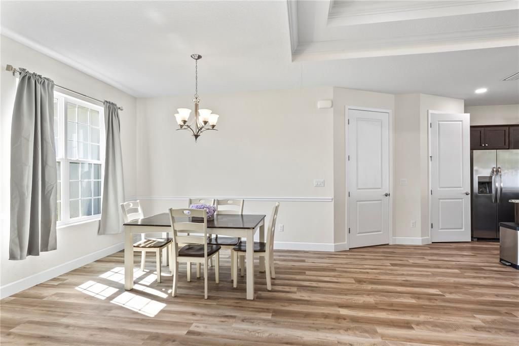 На продажу: $439,000 (3 спален, 2 ванн, 2117 Квадратных фут)