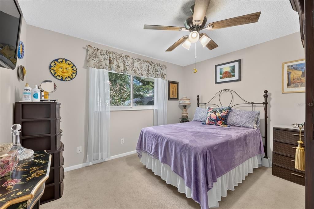 For Sale: $159,500 (2 beds, 2 baths, 1215 Square Feet)