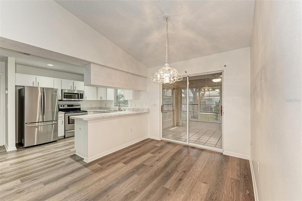 На продажу: $389,900 (3 спален, 2 ванн, 1504 Квадратных фут)