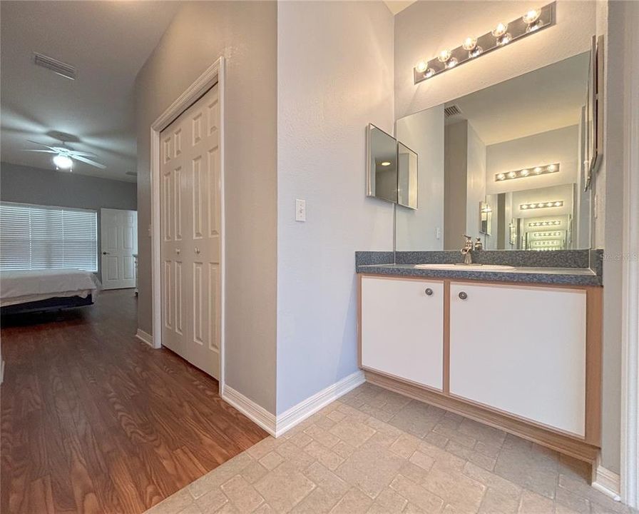 En Venta: $299,000 (3 camas, 2 baños, 1706 Pies cuadrados)