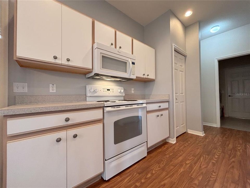 En Venta: $299,000 (3 camas, 2 baños, 1706 Pies cuadrados)
