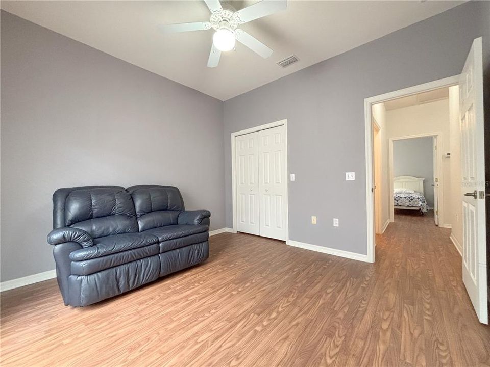 En Venta: $299,000 (3 camas, 2 baños, 1706 Pies cuadrados)