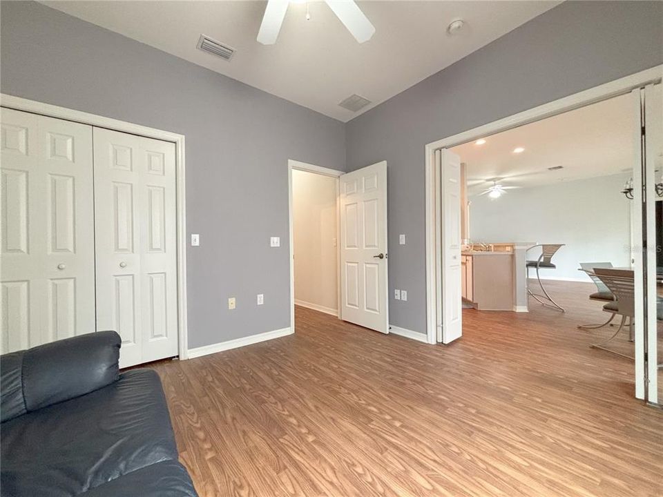 En Venta: $299,000 (3 camas, 2 baños, 1706 Pies cuadrados)