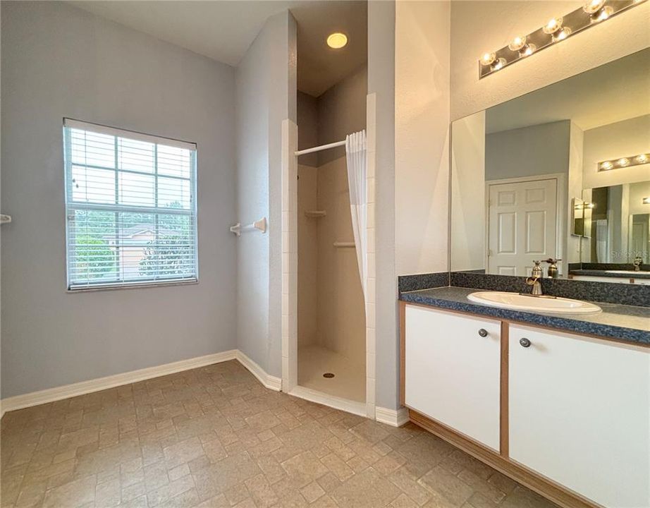 En Venta: $299,000 (3 camas, 2 baños, 1706 Pies cuadrados)
