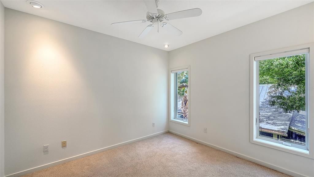 For Sale: $825,000 (3 beds, 3 baths, 1667 Square Feet)