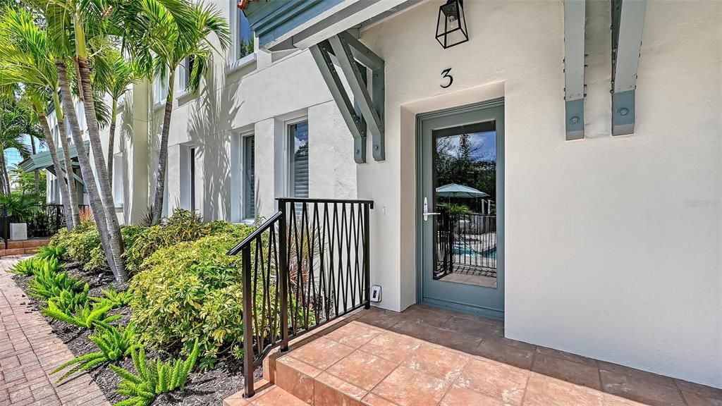 For Sale: $825,000 (3 beds, 3 baths, 1667 Square Feet)