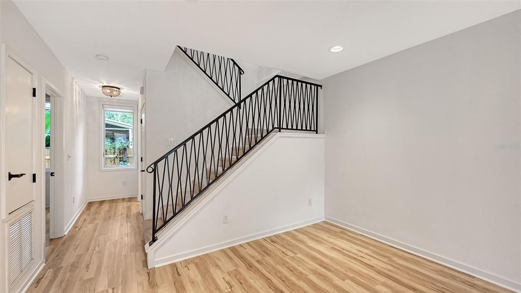 For Sale: $825,000 (3 beds, 3 baths, 1667 Square Feet)
