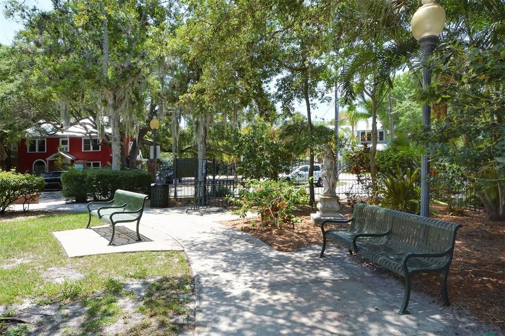 For Sale: $825,000 (3 beds, 3 baths, 1667 Square Feet)