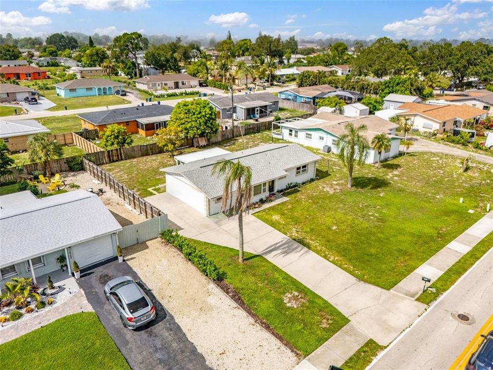 На продажу: $289,000 (2 спален, 2 ванн, 1247 Квадратных фут)