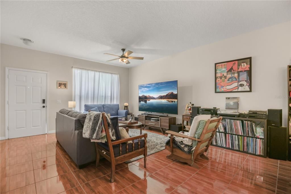 En Venta: $257,000 (3 camas, 2 baños, 1484 Pies cuadrados)