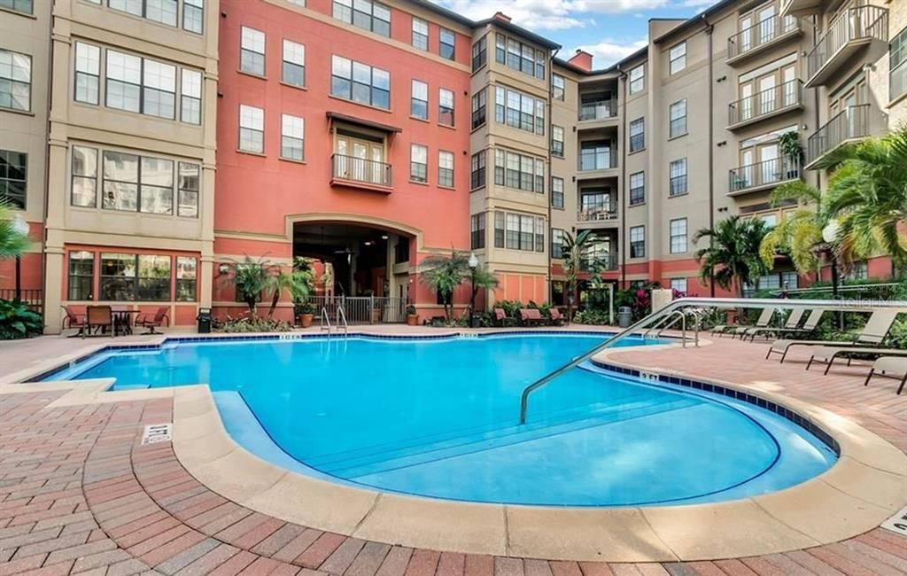 В аренду: $1,950 (2 спален, 2 ванн, 1109 Квадратных фут)