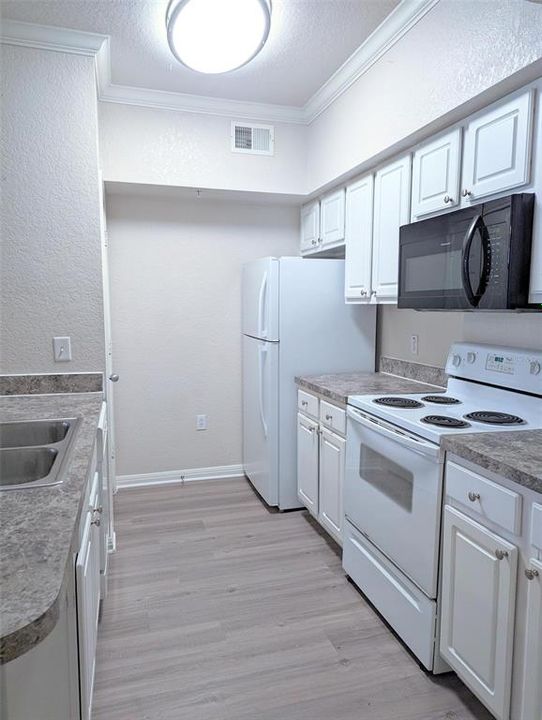 В аренду: $1,950 (2 спален, 2 ванн, 1109 Квадратных фут)
