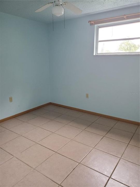 В аренду: $1,200 (2 спален, 1 ванн, 700 Квадратных фут)