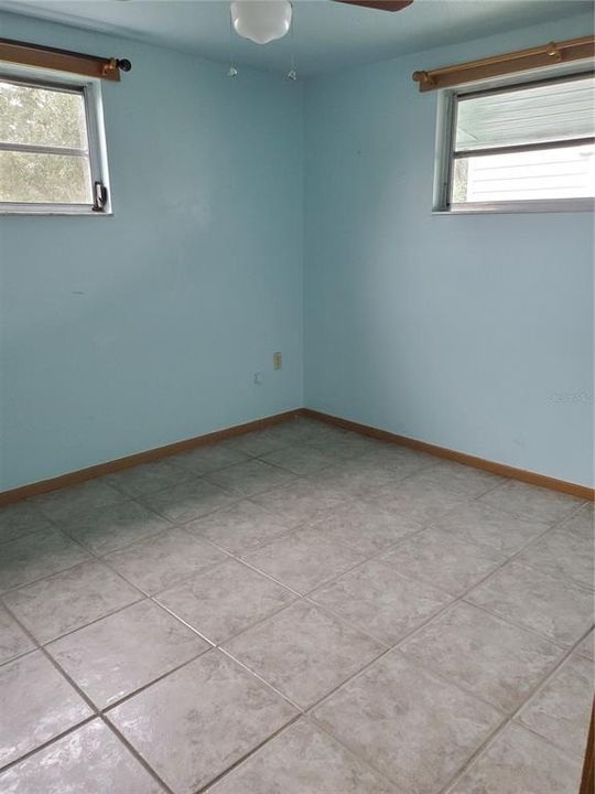 В аренду: $1,200 (2 спален, 1 ванн, 700 Квадратных фут)