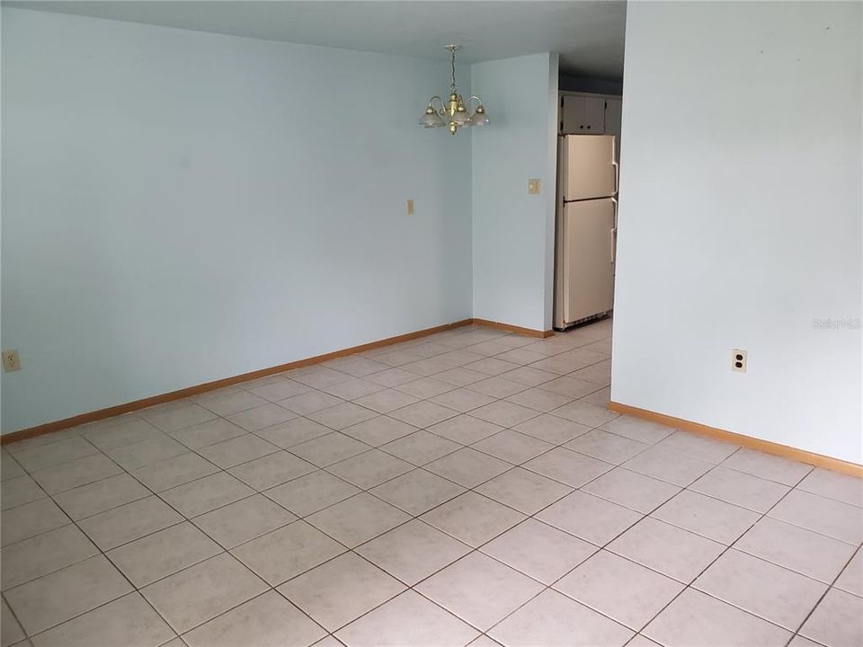В аренду: $1,200 (2 спален, 1 ванн, 700 Квадратных фут)